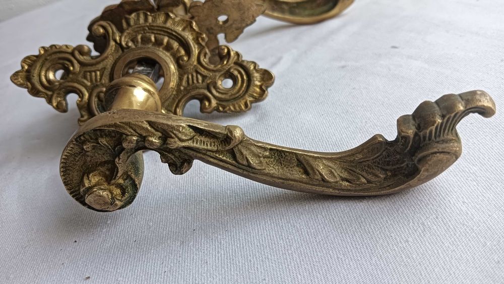 Stary komplet do drzwi - kłami + szyldy . Mosiądz