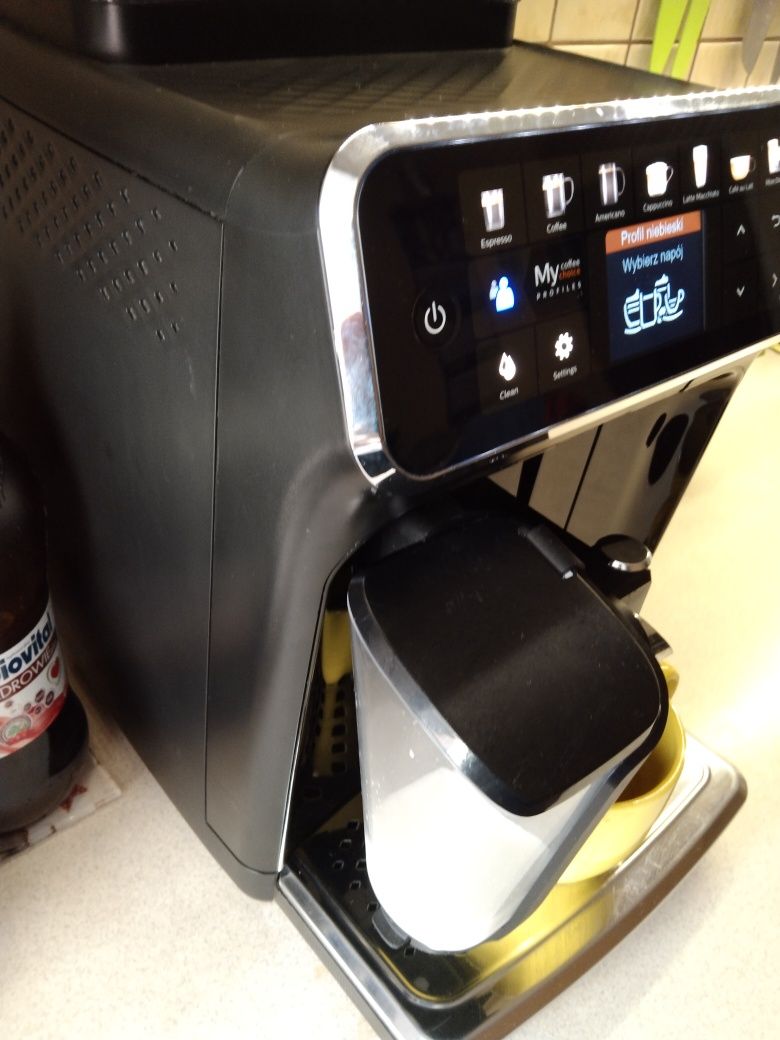 Ekspres Philips Latte Go EP4300 RARYTAS