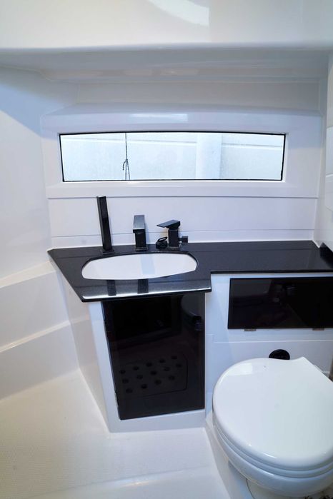 Czarter jacht motorowy Nautic 880 Mazury bez patentu HouseBoat