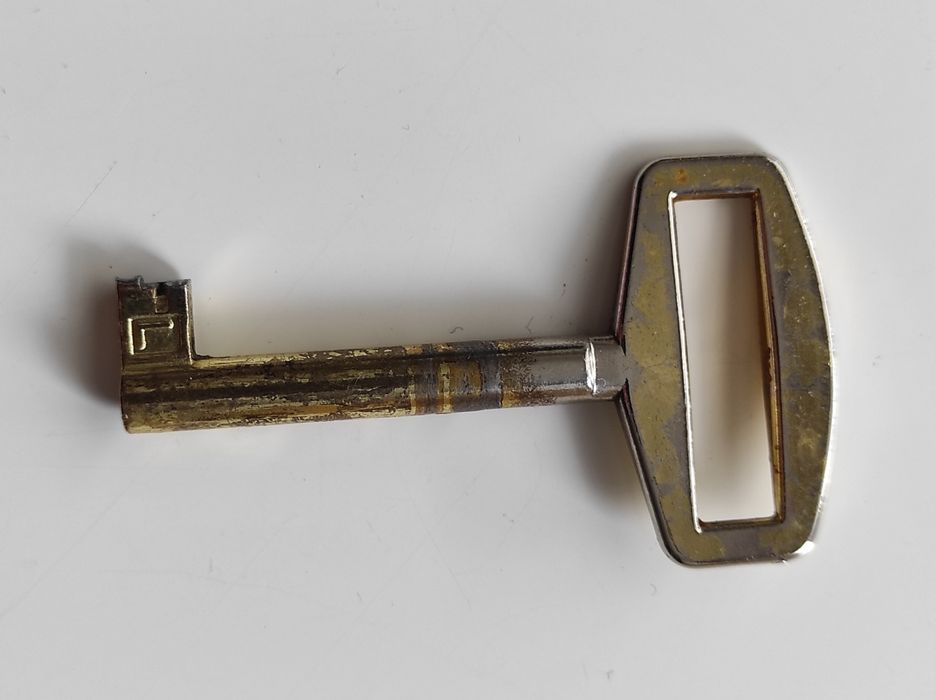 Ключи от старинных комодов