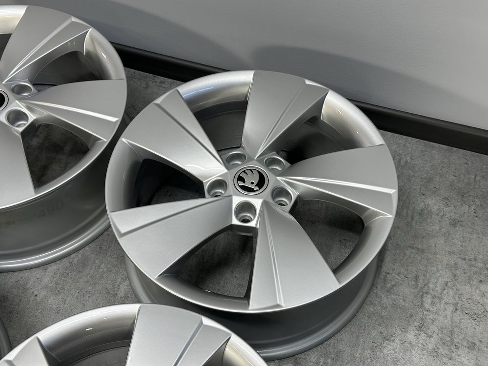 Нові оригінальні диски Skoda Superb 5х112 R17. 3V0601025AJ