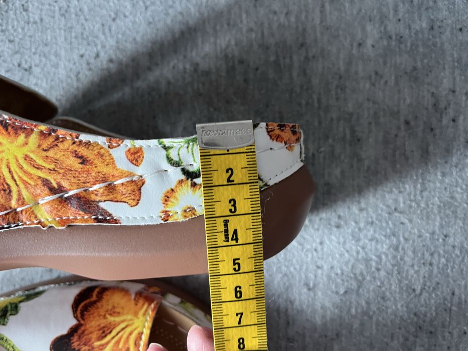 WYPRZEDAŻ  bialo kolorowe klapki damskie ,wkładka 26,5 cm