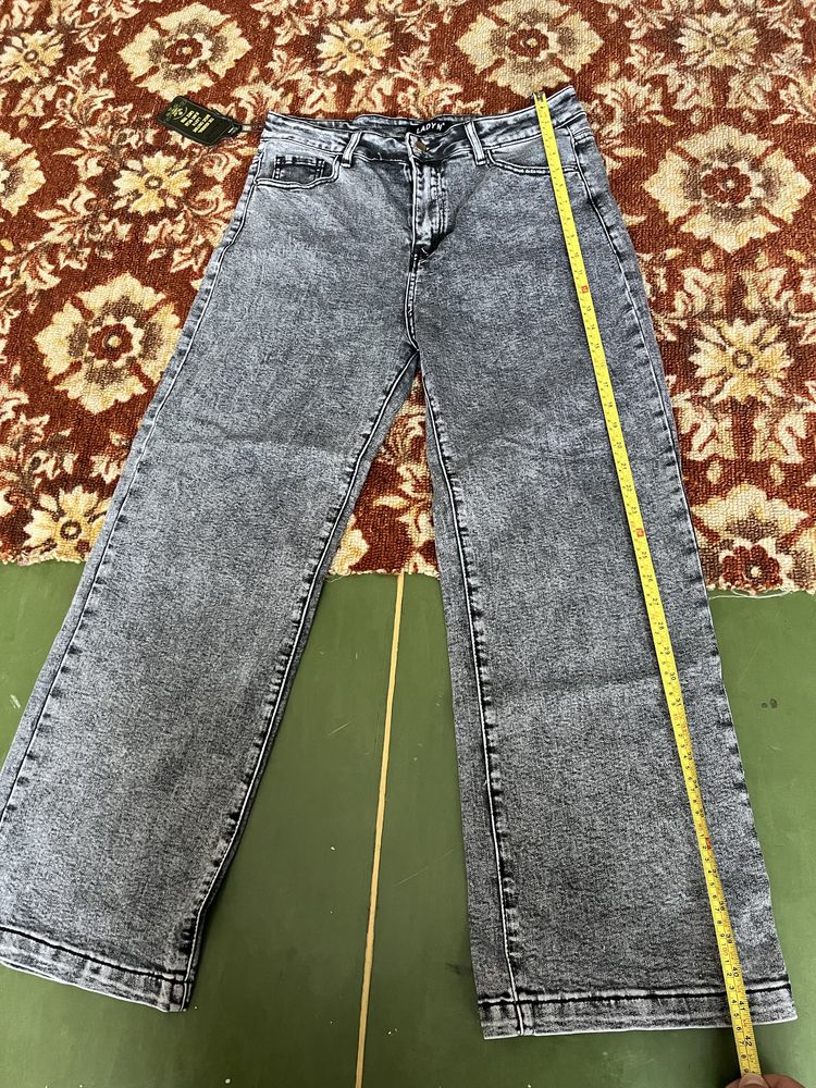 Джинсы женские . Новые . Size 33