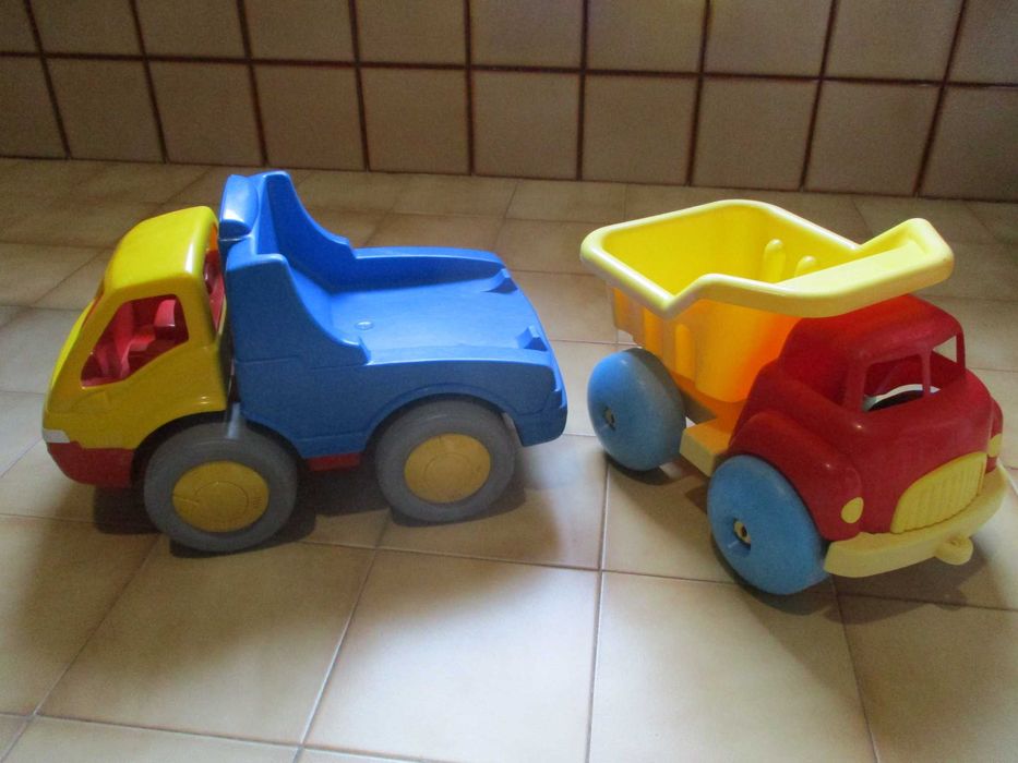 Brinquedo grande em PVC Camião