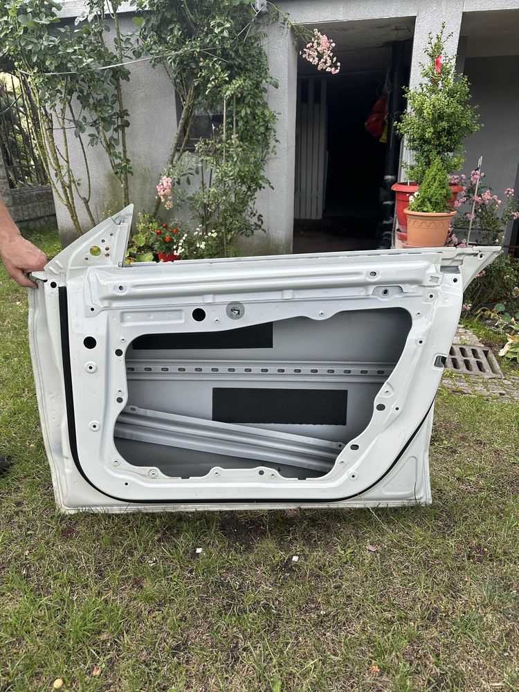 Drzwi do mercedesa CLA W 117 przednie lewe i prawe gole