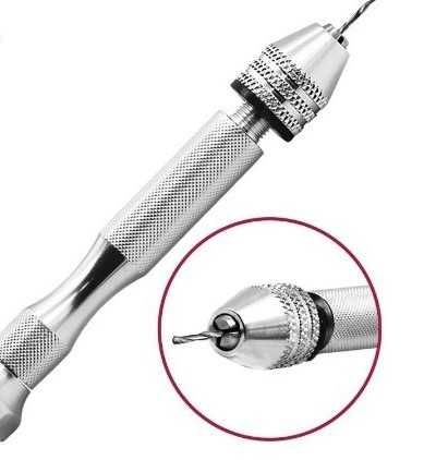 Mini Berbequim manual com conjunto de 10 brocas.