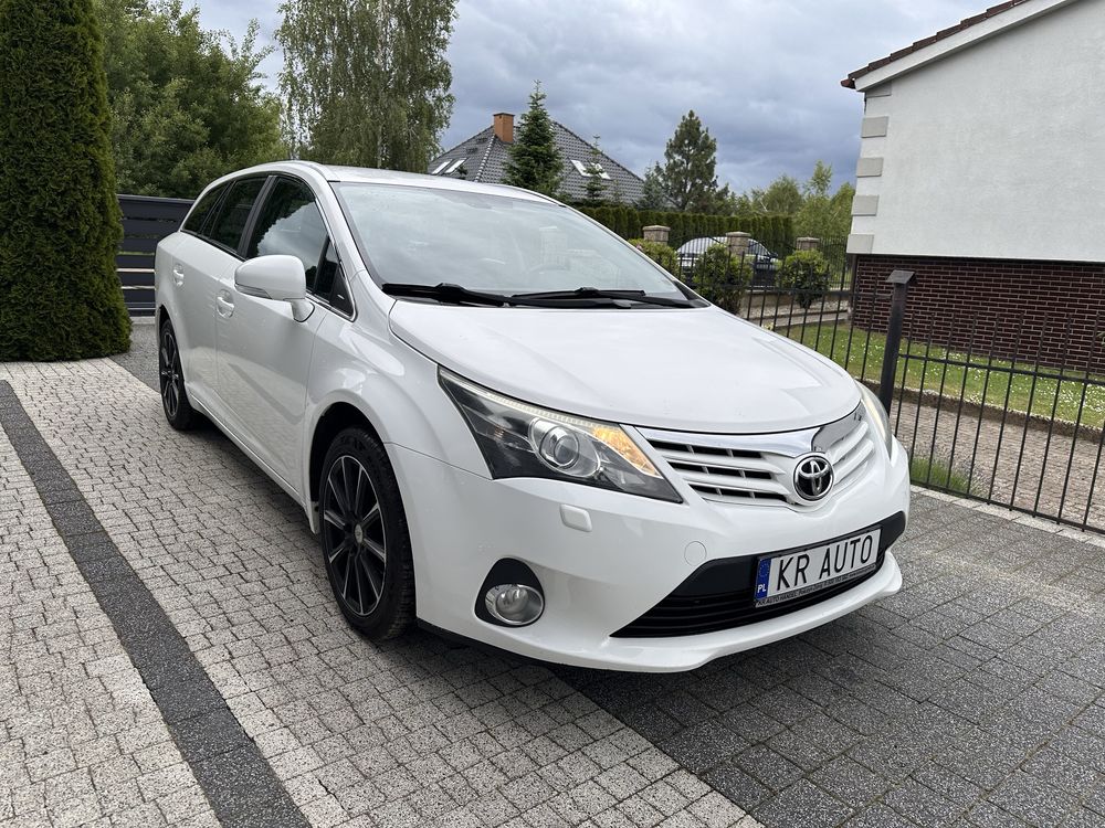 Toyota Avenisi 2.0 D-4D LIFT LED Alu Navi Kamera Klimatronik Tempomat