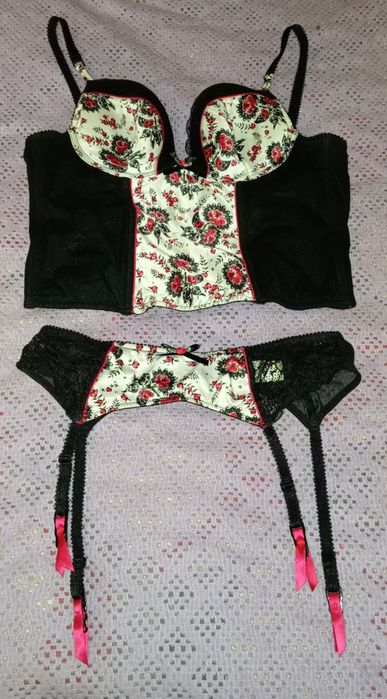Корсет 2 шт - горохами,в цветочек