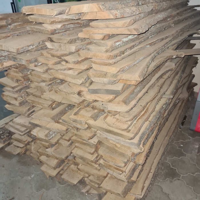 Необрізна , суха дубова дошка .