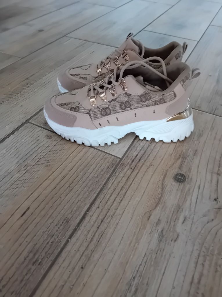 Wyjątkowe rewelacyjne Gucci buty damskie jak nowe stan idealny