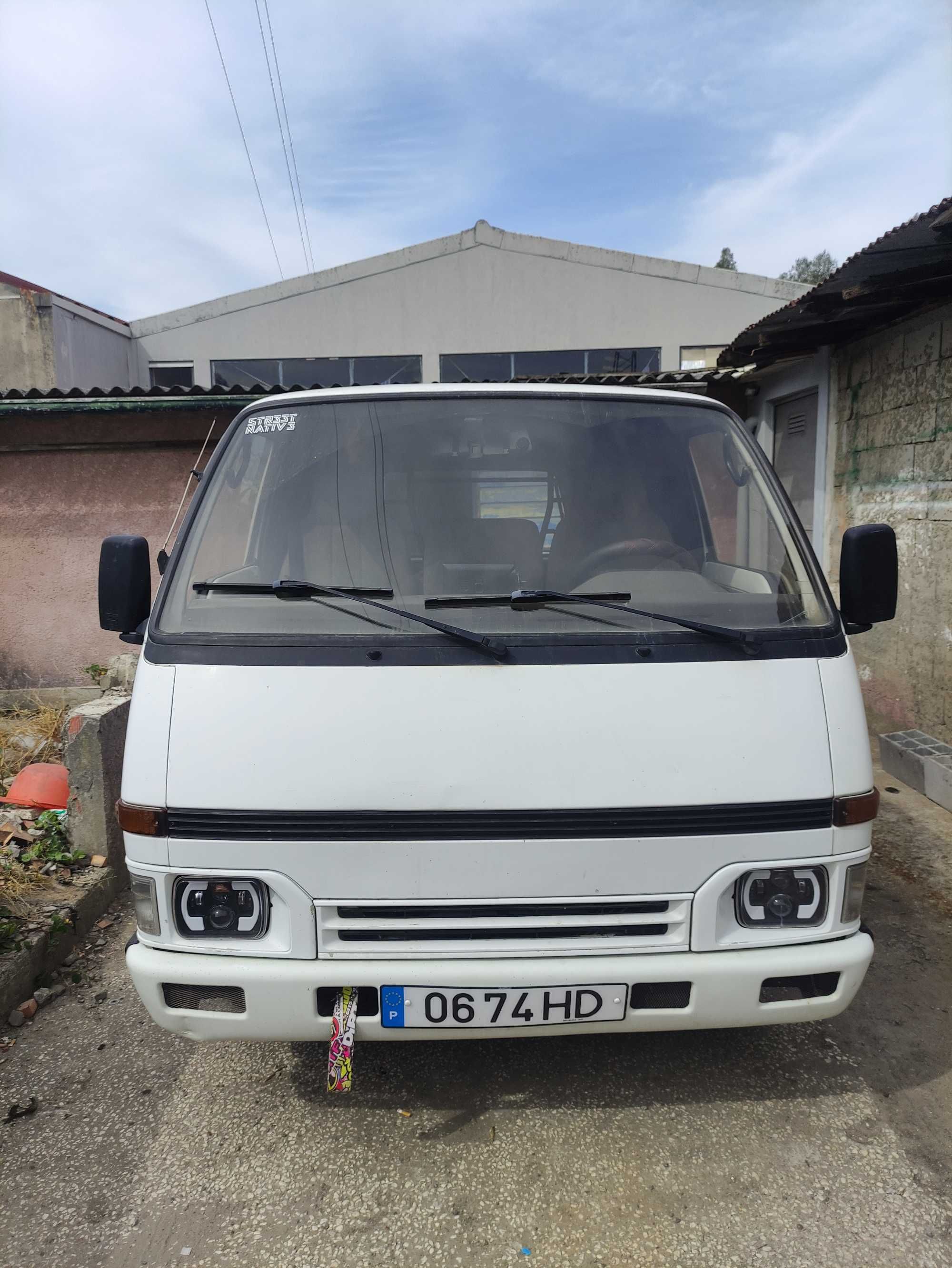 Isuzu Midi 2.4 Turbo Diesel