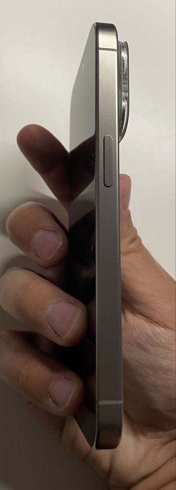 Iphone 15 Pro igual a novo