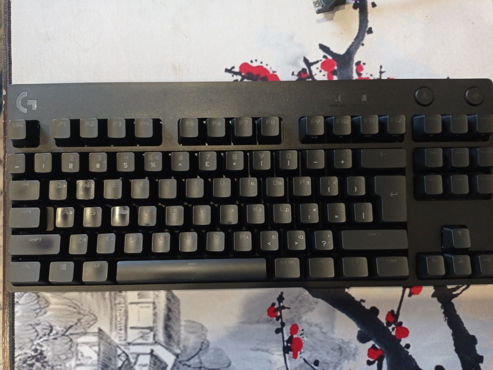 клавиатура Logitech G Pro