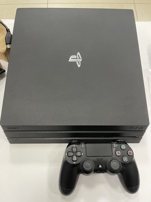 sony PS Pro 1tb/ Sony PS Pro4/ стан новоі/диск в подарунок
