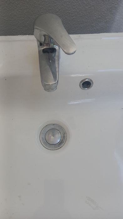 Móvel WC  com lavatório e torneira