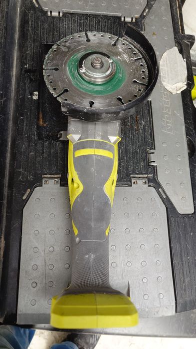 Rebarbadora Ryobi R18AG7 18volts One+ Brushleess de 125mm