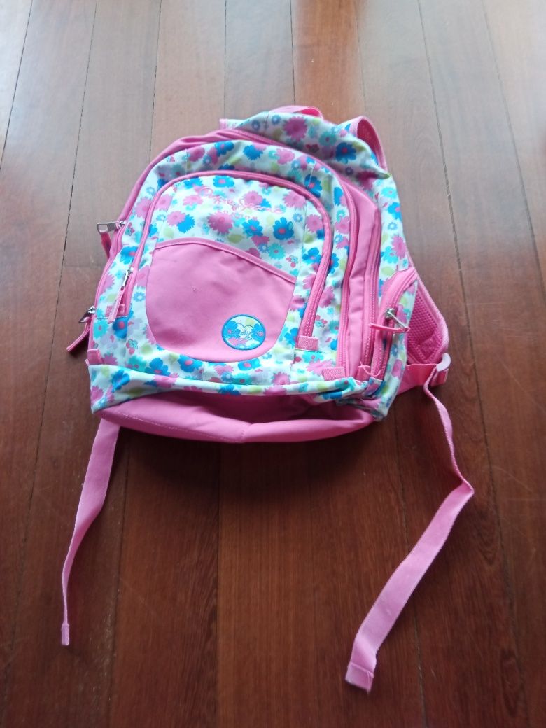 Mochila escolar de menina