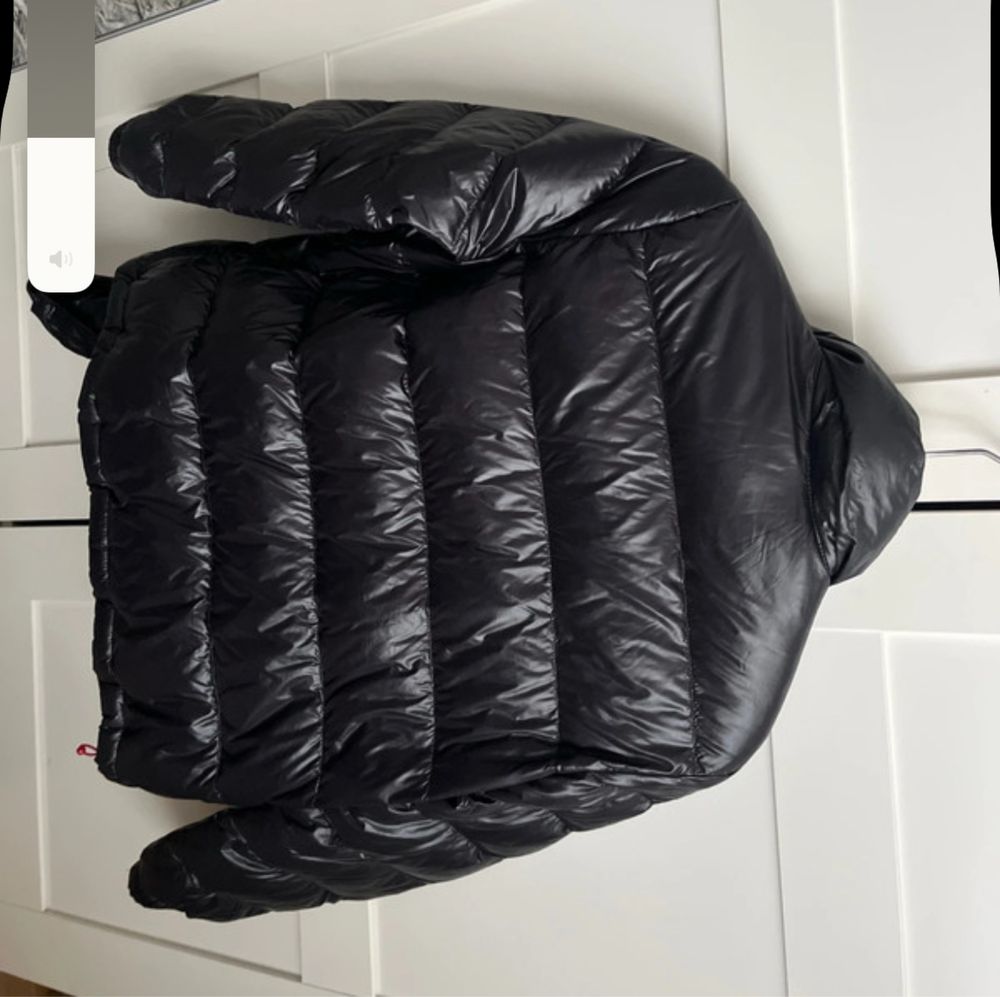 Cienka, puchowa kurtka Levis XS