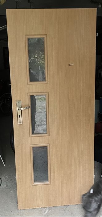 Dzwi prawe  z ościeżnicą