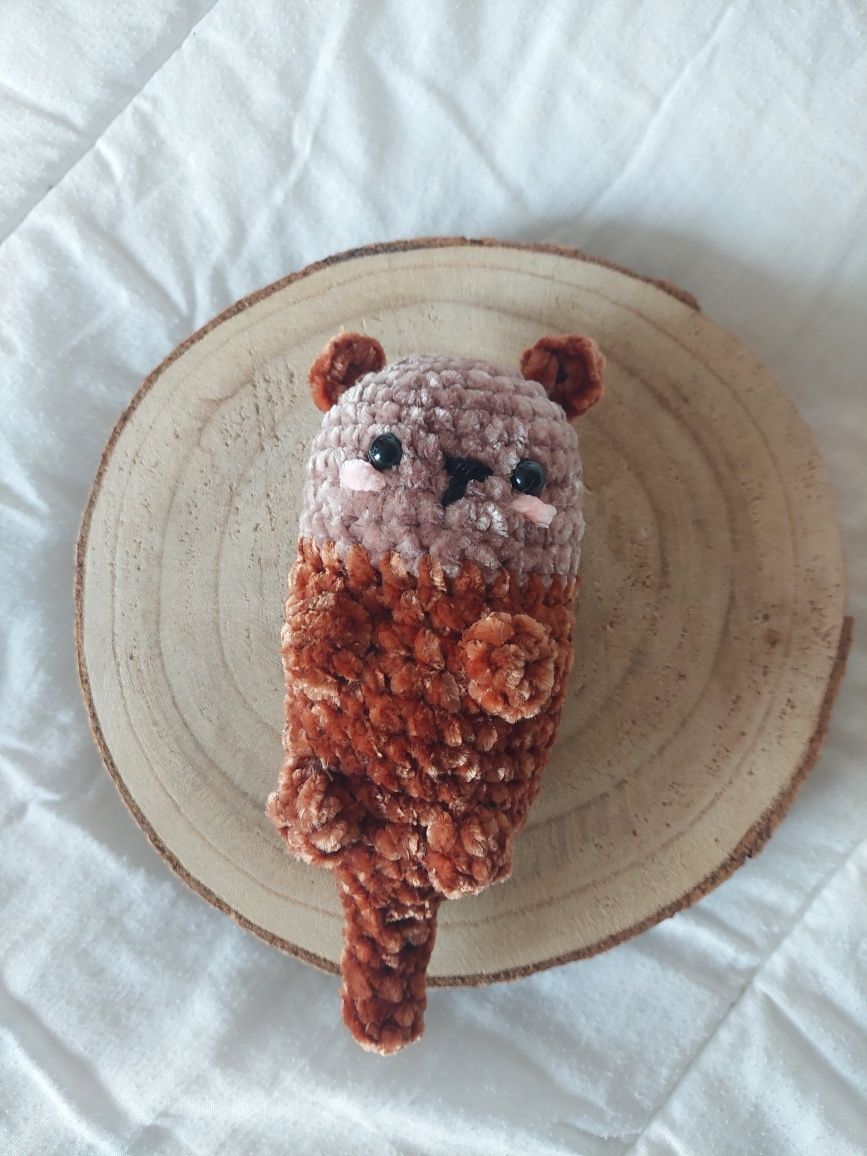 Peluche em Crochet Lontra