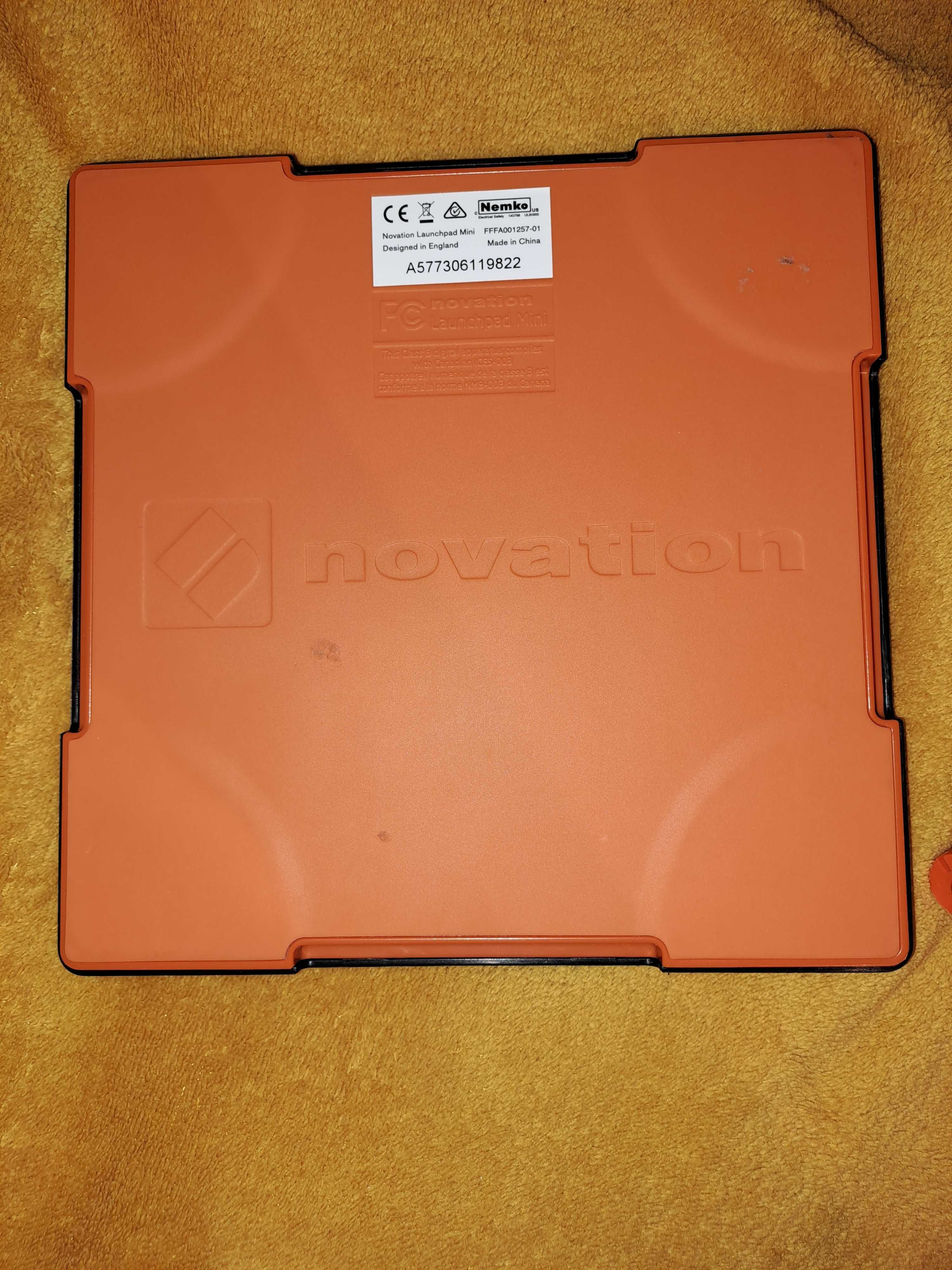 Novation Launchpad Mini MK2 (uniwersalny)