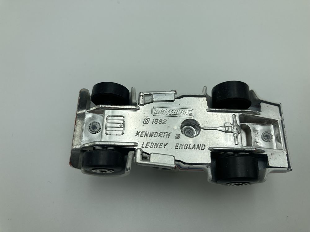 Matchbox Lesney 1:64 Vtg no 66 Kenworth Semi Boss Hoss White