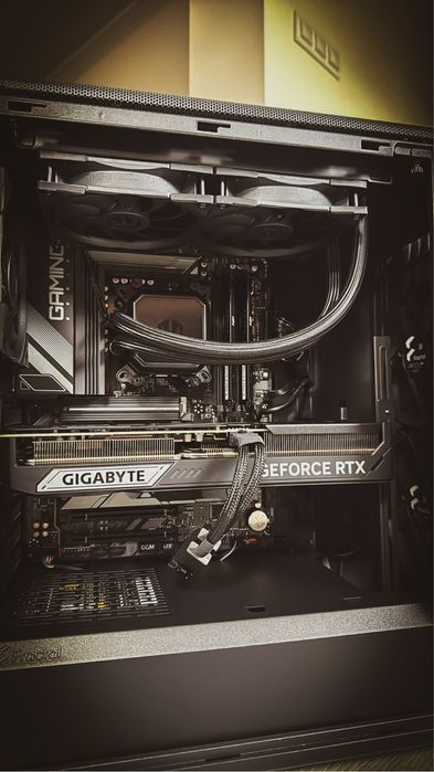 Komputer Gamingowy RYZEN 7 9800X3D RTX 5070Ti 32GB DDR5 4TB + GWAR