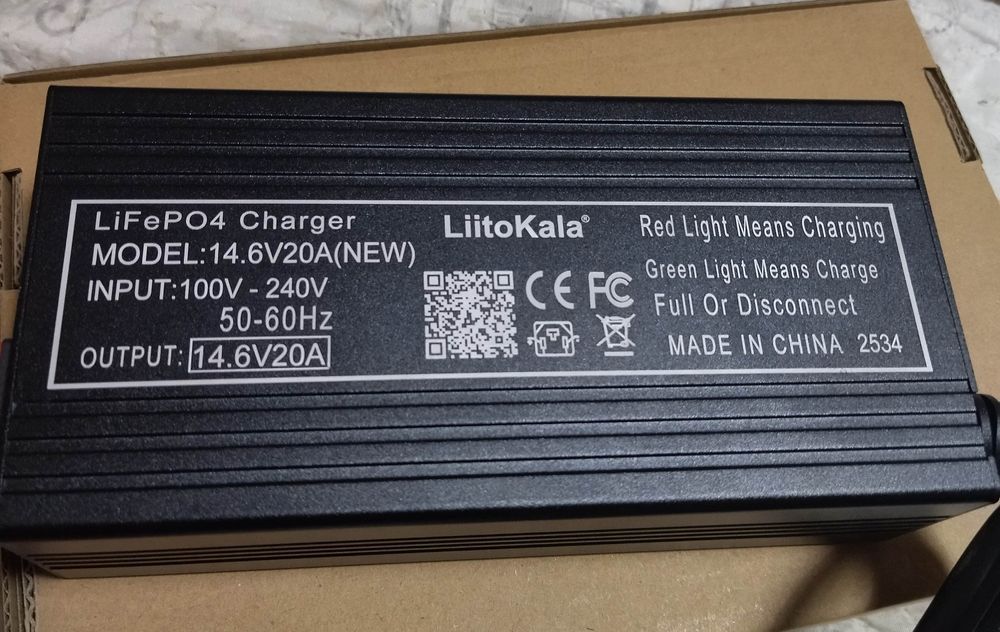 Зарядний пристрій, lifepo4, 14.6в, 20 ампер реальных!