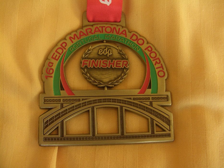 camisola e medalha Maratona do Porto 2019