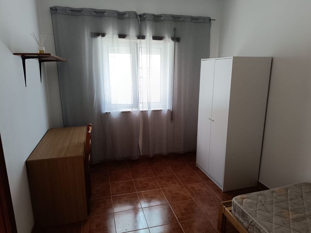 Arrendo quarto a estudante