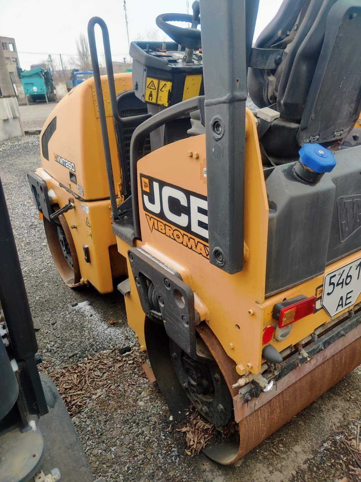 Продам дорожный каток JCB VMT 260