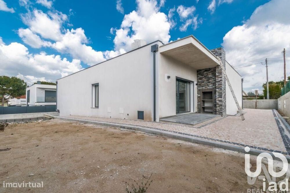 Moradia isolada T3 em Leiria, Pousos, Barreira e Cortes de 234 m2