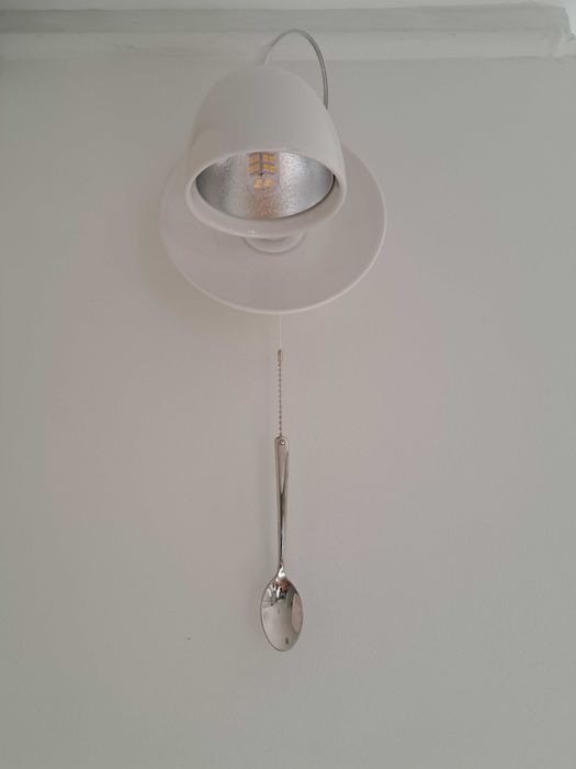 Lampa ścienna w kształcie filiżanki Light au Lait