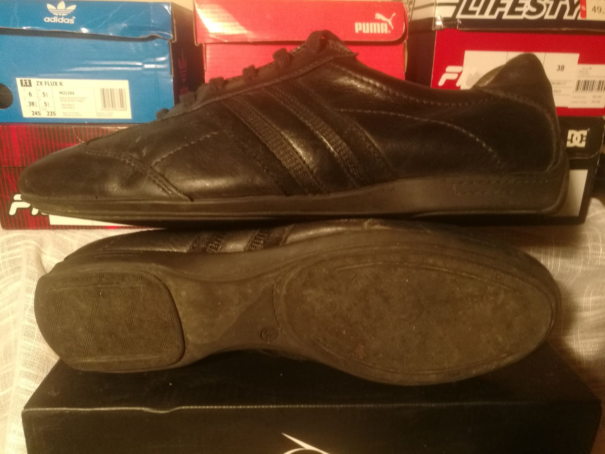 Vende se tênis em pele n. 44