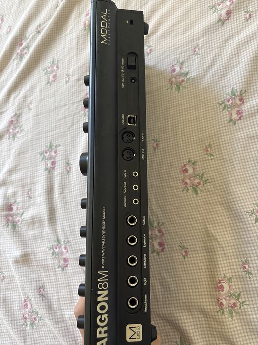 Sintetizador MODAL ARGON8M