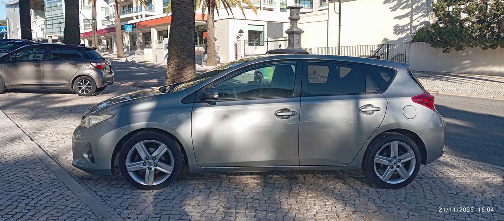 Toyota Auris 1.4 D4D com 139000 km