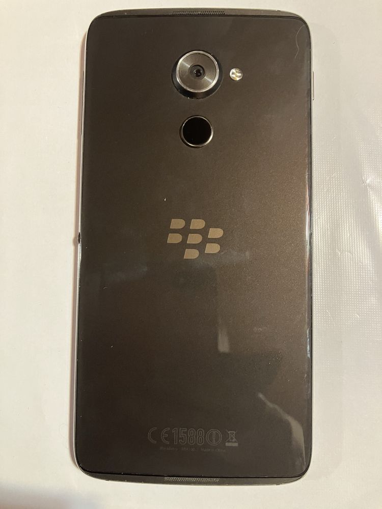 Смартфон Blackberry dtek 60