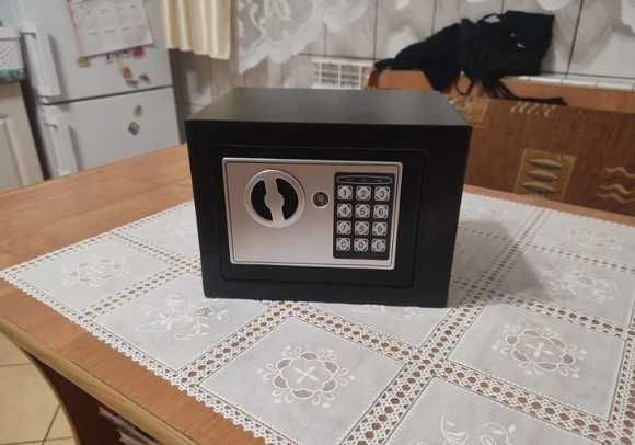 Сейф для дому та офісу