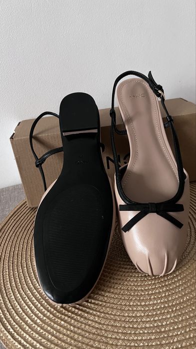 Босоніжки бежеві Mango