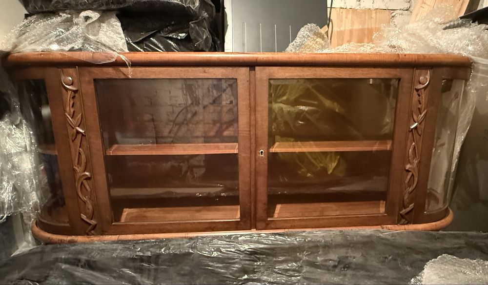 Witryna wisząca/do powieszenia ; serwantka; gięte szyby