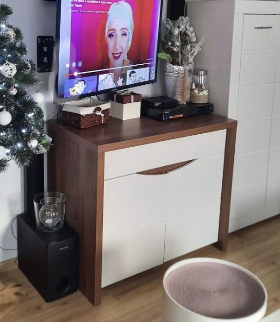 Komoda podświetlana