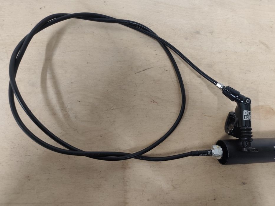 Sztyca regulowana Rock Shox reverb 30.9 mm, manetka w komplecie.