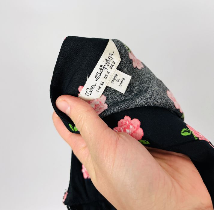 Czarna mini w różany wzór S 36 Miss Selfridge