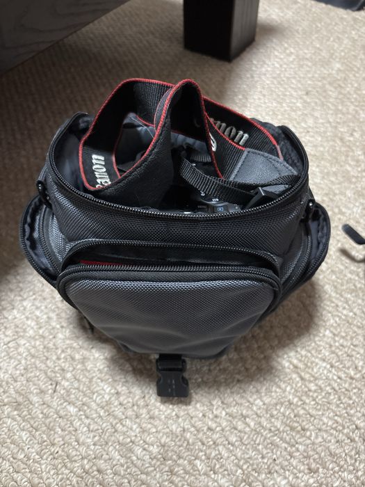 Фотоапарат Canon EOS 1300D + EF-S 18–55 IS II