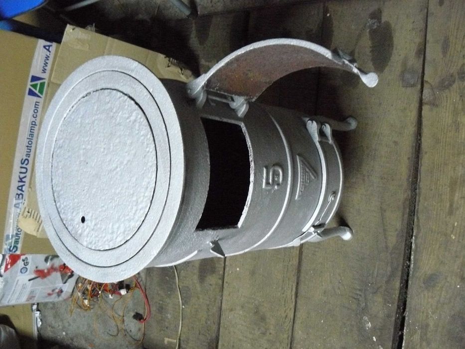 Piecyk żeliwny typu koza garaż działka grube żeliwo wylot rura 100 mm