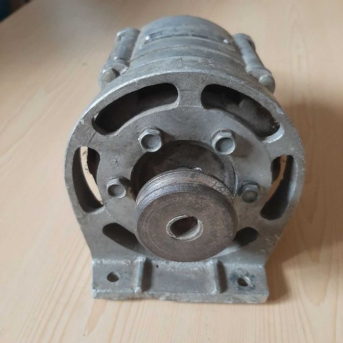 Електродвигун 250W  1350об\хв  220V