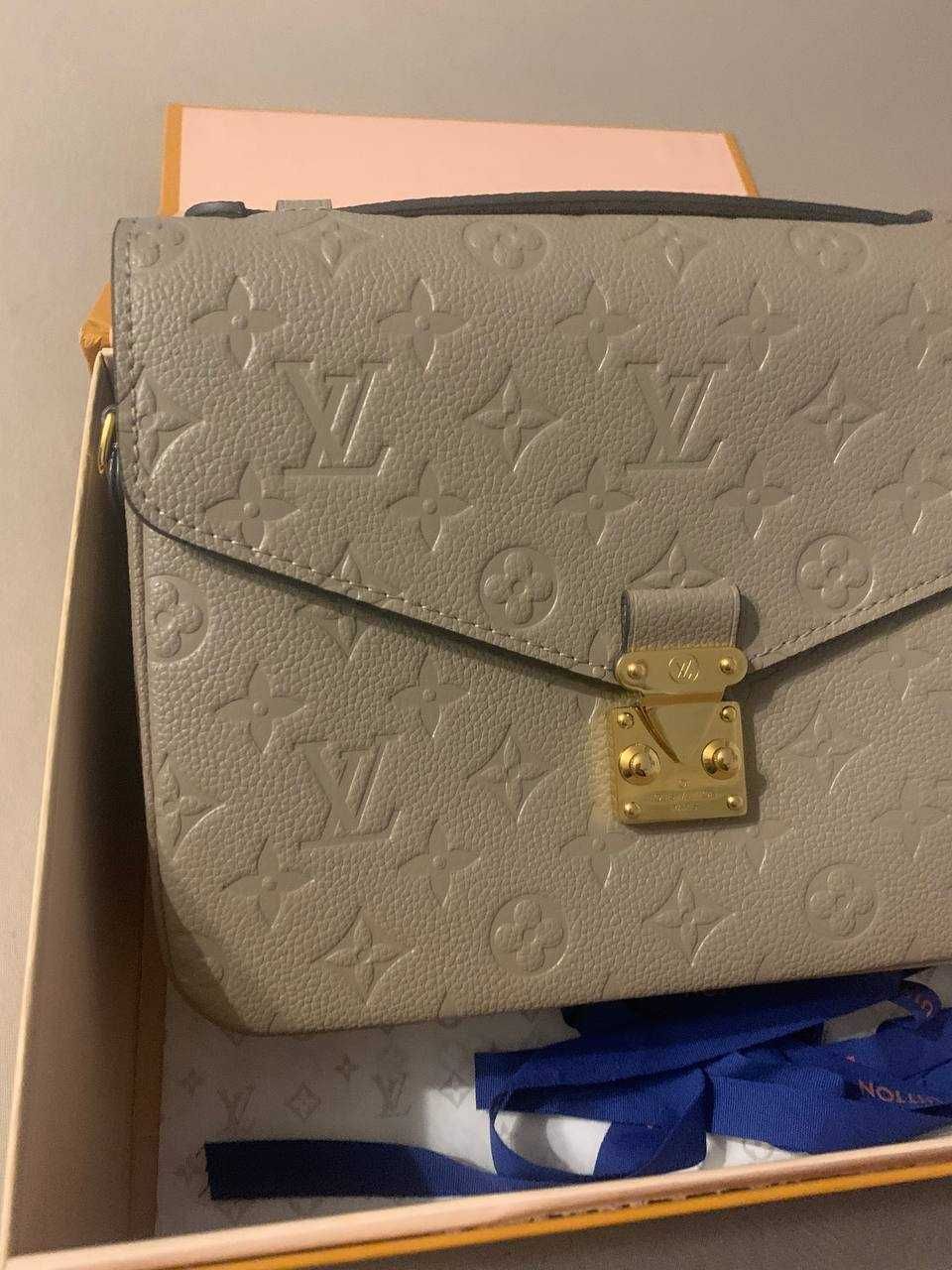 Сумка женская Louis Vuitton Pochette Metis Bag  в идеальном состоянии