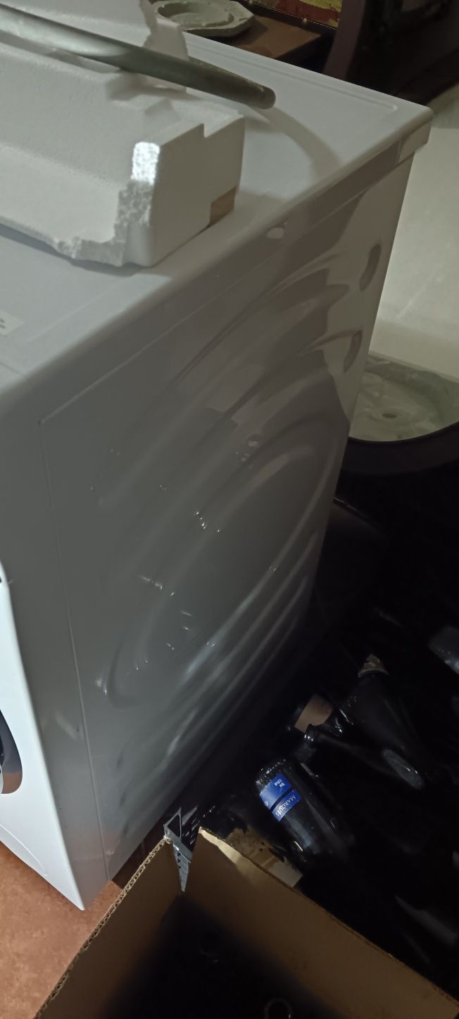 Máquina de lavar e secar roupa Hisense
