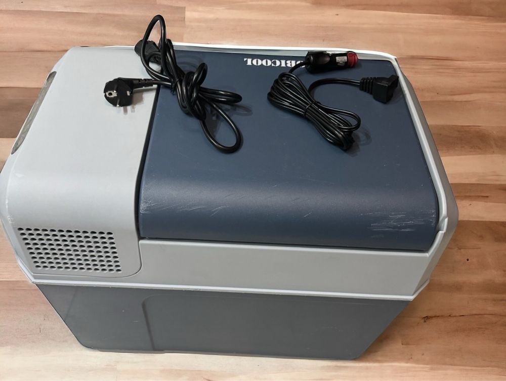 MOBICOOL Lodówka kompresorowa FR40 12/24/230V 38l niebieska