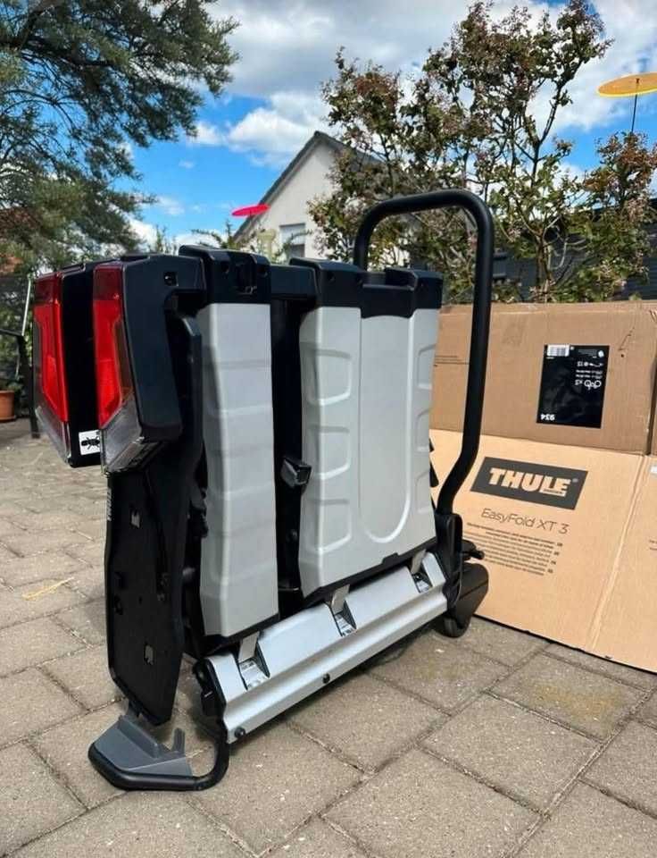 Thule EasyFold XT bagażnik rowerowy na hak holowniczy  na 3 rowery